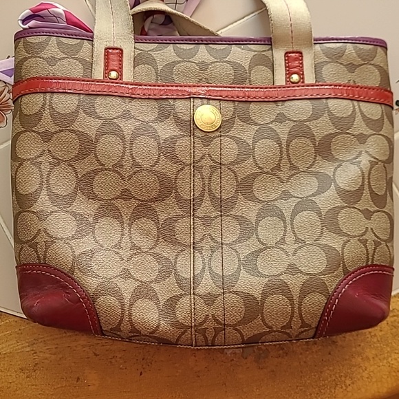 COACH Tote-Pre-loved. - Picture 3 of 16